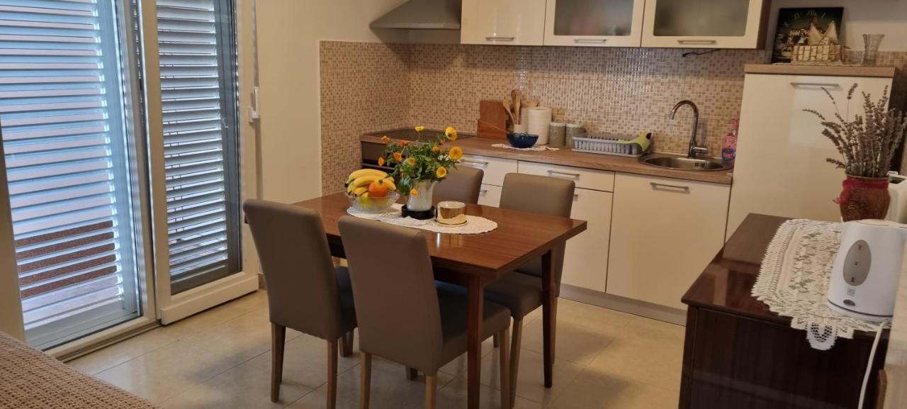 Apartman Maja Apartment Split Bagian luar foto